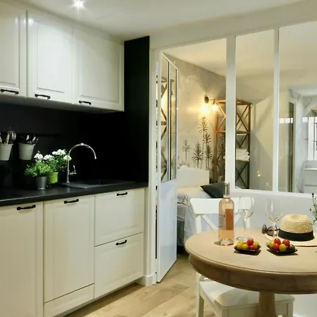 Les Petits Volets Apartmán *