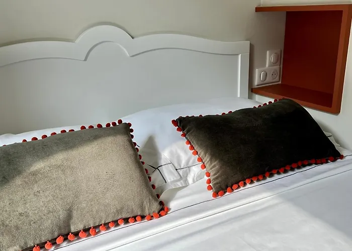 Les Petits Volets Apartment