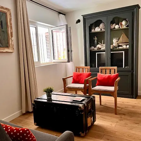 Les Petits Volets 公寓