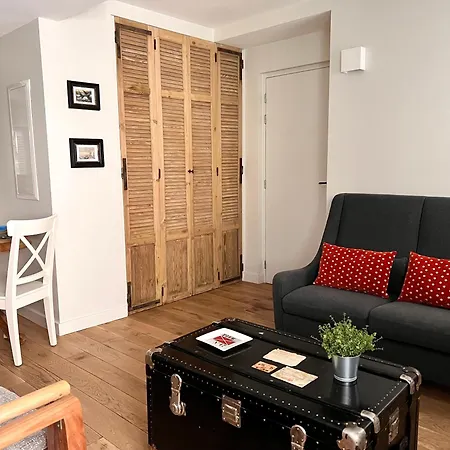 Les Petits Volets 公寓